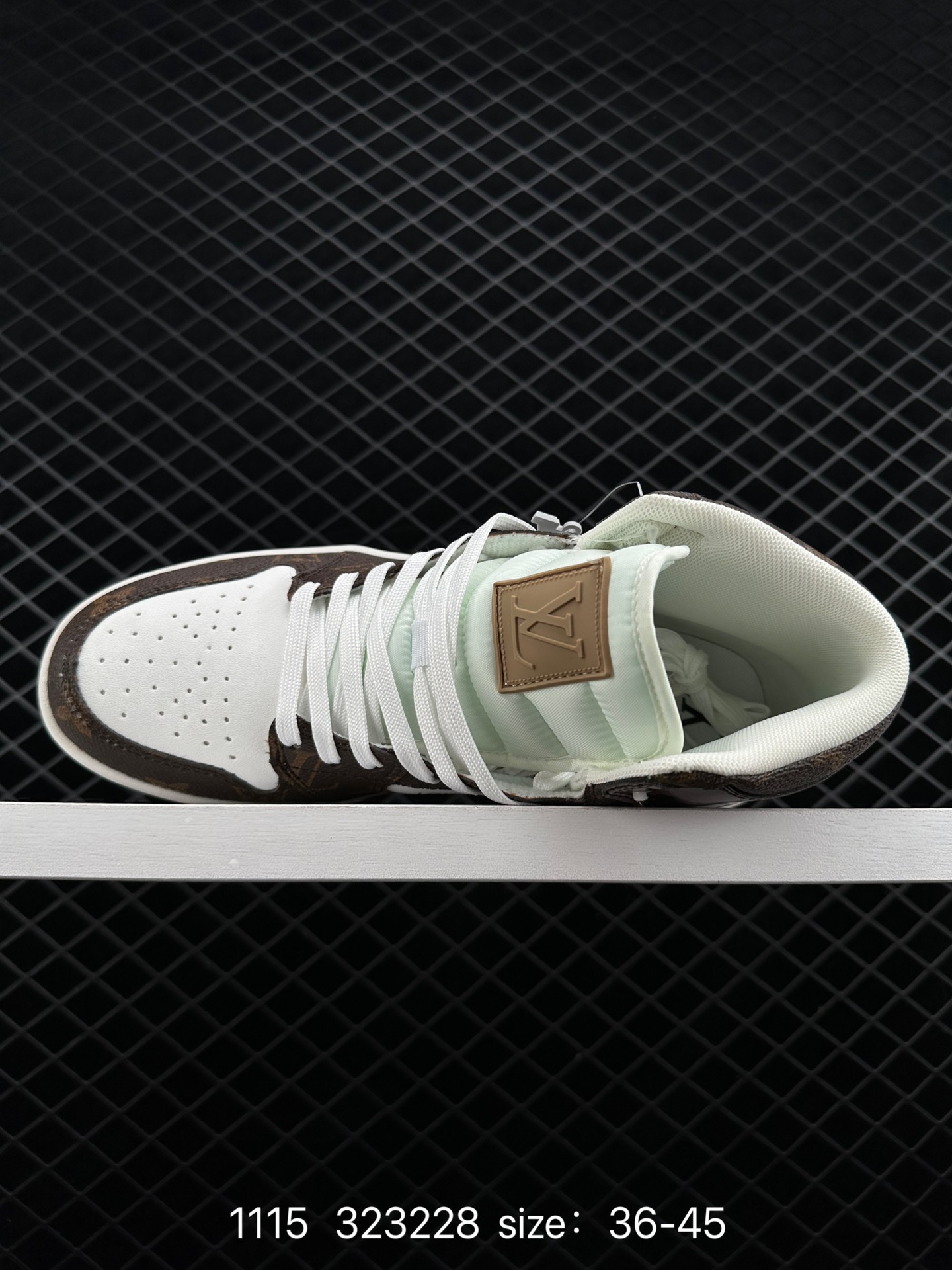 Nike Air Jordan 1 Retro High OG”Black/White“